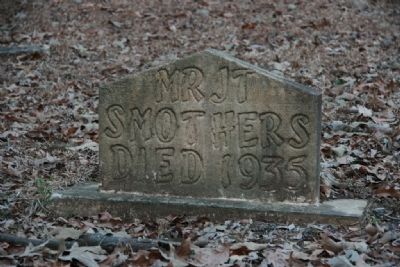 Gravesite of Mr. J. T. Smothers, died 1935 image. Click for full size.