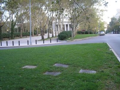 Markers near Grant's Tomb image. Click for full size.