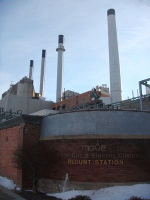 Madison Gas and Electric Company Powerplant image. Click for full size.