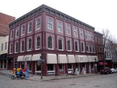 E Cary St & S 13th St image. Click for full size.