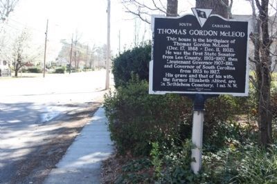 Thomas Gordon McLeod Marker, looking east along West Church Street (SC 34) image. Click for full size.