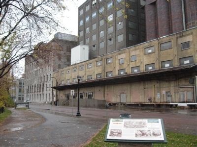 The Pillsbury A Mill (left) and Marker image. Click for full size.