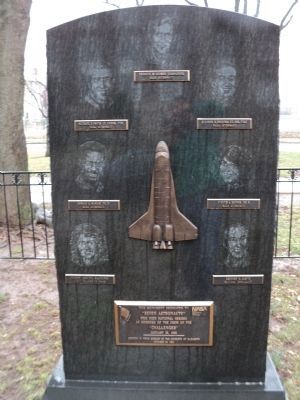 Seven Astronauts Monument image. Click for full size.