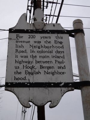 English Neighborhood Road Marker image. Click for full size.
