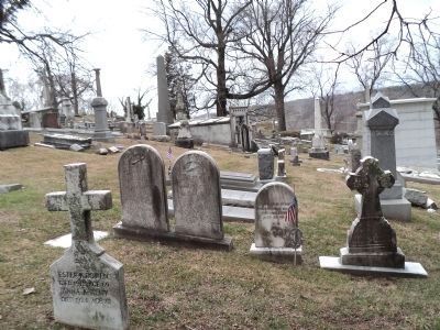 Graves at Laurel Hill Cemetery image. Click for full size.