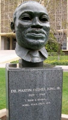 Dr. Martin Luther King, Jr. Memorial image. Click for full size.