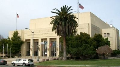 Fresno Memorial Auditorium. Click for full size. Fresno Memorial Auditorium image. Click for full size.