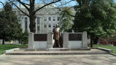 Zebulon Baird Vance Memorial image. Click for full size.