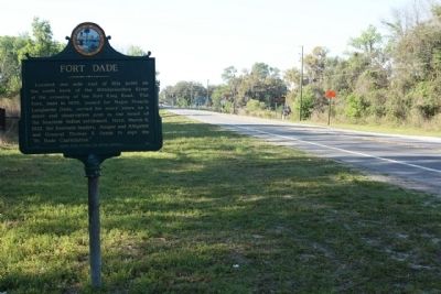 Fort Dade Marker, looking south image. Click for full size.