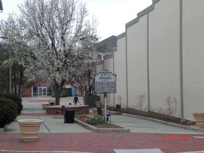 Marker at entrance to alley leading to Spring Lane image. Click for full size.
