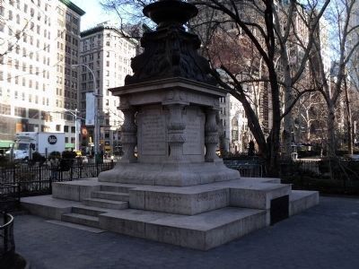 Marker in Madison Square Park image. Click for full size.
