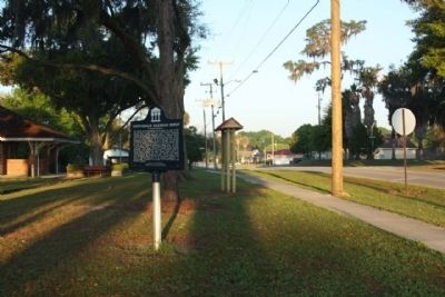 Zephyrhills Railroad Depot Marker, looking west image. Click for full size.