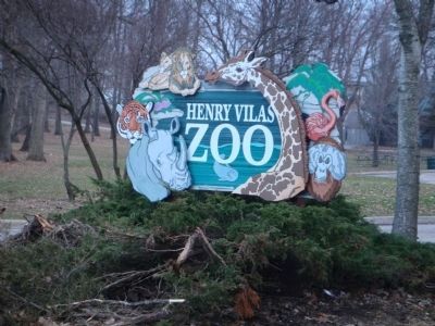 Henry Vilas Zoo Sign image. Click for full size.