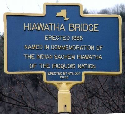 Hiawatha Bridge Marker image. Click for full size.