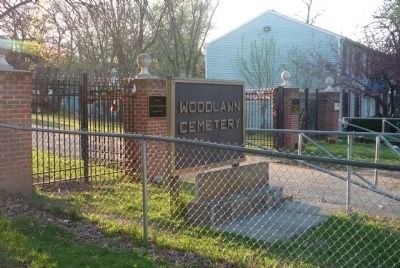 Woodlawn Cemetery image. Click for full size.