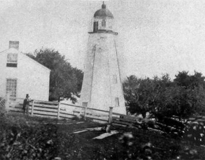 Charlotte-Genesee Lighthouse with Original Lantern and Dwelling image. Click for full size.