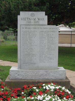 Oshkosh Vietnam War Memorial image. Click for full size.