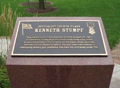 Specialist Fourth Class Kenneth Stumpf Marker image. Click for full size.