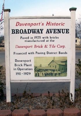 Davenport's Historic Broadway Avenue Marker image. Click for full size.
