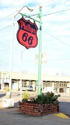Phillips 66 Filling Station Sign and Marker image. Click for full size.
