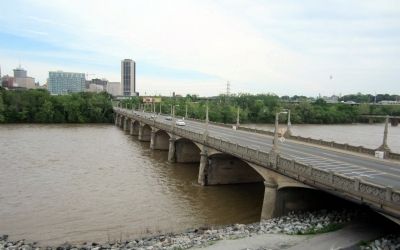 Mayo's Bridge facing north image. Click for full size.
