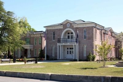 Hampton County Courthouse in 2011. Click for full size. Hampton County Courthouse in 2011 image. Click for full size.