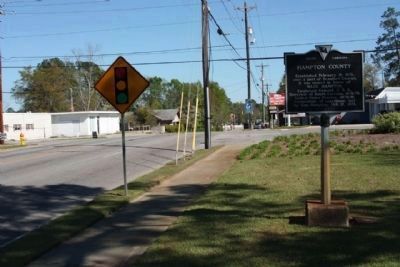 Hampton County Marker, looking east along Elm Street (US 278) image. Click for full size.