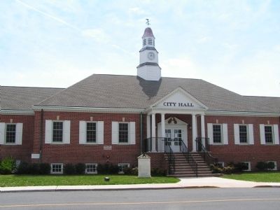 Milford City Hall image. Click for full size.