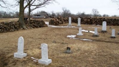 Moses Carver Family Cemetery image. Click for full size.