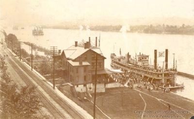 The Davis Island Dam during an 1890's river pageant image. Click for full size.