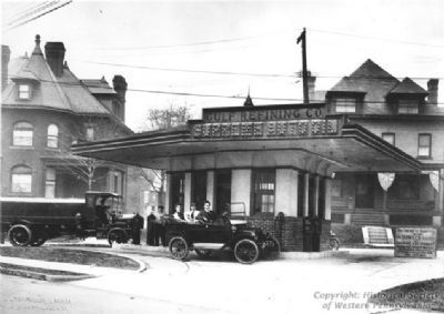 Gulf Service Station. Click for full size. Gulf Service Station image. Click for full size.