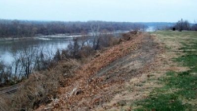 View South Along Missouri River image. Click for full size.