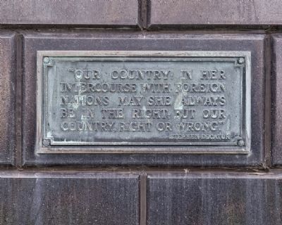 Polar Bear Statue Plaque (Mounted Mid-Base) image. Click for full size.