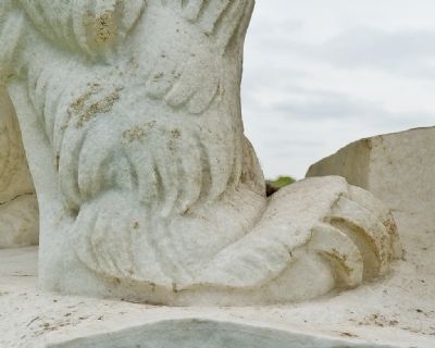 Polar Bear Statue (Bear Claw Detail) image. Click for full size.