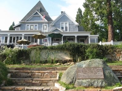 Bee-Bennett House Marker With the Bee-Bennett House in the Background. Click for full size. Bee-Bennett House Marker With the Bee-Bennett House in the Background image. Click for full size.