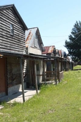 Shady Grove Camp Ground northside row of cabins image. Click for full size.