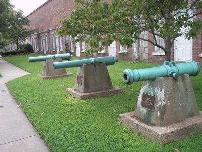 Guns at Fort Monroe. Click for full size. Guns at Fort Monroe image. Click for full size.