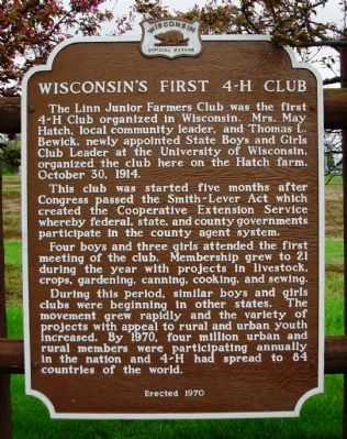 Wisconsin's First 4-H Club Marker image. Click for full size.
