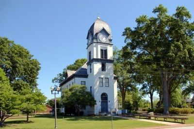 Old Fayette County Courthouse. Click for full size. Old Fayette County Courthouse image. Click for full size.