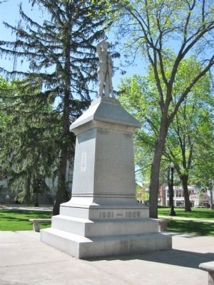 Civil War Monument image. Click for full size.