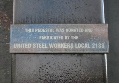 Plaque on Pedestal image. Click for full size.