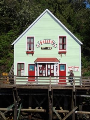 Dolly's House - open for tours.. Click for full size. Dolly's House - open for tours. image. Click for full size.