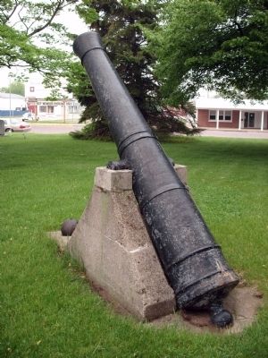 Obverse View - - West - Cannon (South Side of Courthouse) image. Click for full size.
