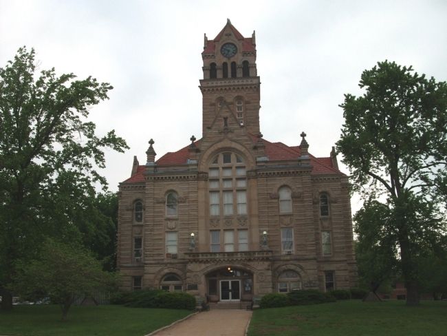 South Entrance Side - - Starke County Courthouse image. Click for full size.