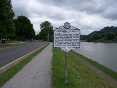 Executive Mansion Marker, as seen looking east along Kanawha Blvd East (US 60) image. Click for full size.