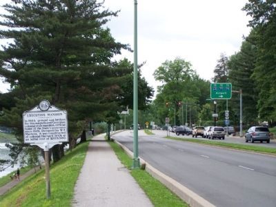 Executive Mansion Marker, looking west along Kanawha Blvd East image. Click for full size.
