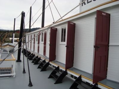 Ship's officiers and passenger cabins. Click for full size. Ship's officiers and passenger cabins image. Click for full size.