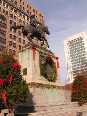 Caesar Rodney Monument Decorated for Christmas image. Click for full size.