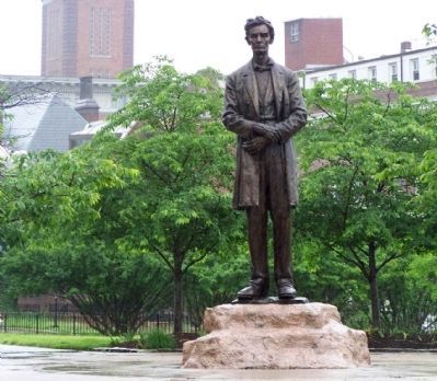 "Lincoln - The Man" Statue image. Click for full size.