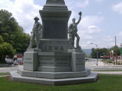 Iowa Monument facing North. image. Click for full size.